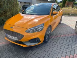 Orange Gebraucht 2019 Ford Focus ST Limousine | 20.490 € (Fairer Preis)