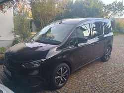 Schwarz Gebraucht 2023 Mercedes EQT200 Premium Van / Kleinbus | 25.200 € (Fairer Preis)