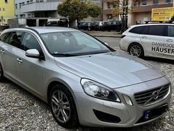 Grau Gebraucht 2011 Volvo V60 Momentum Kombi | 5.380 € (Guter Preis)