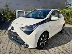Weiß Gebraucht 2021 Toyota Aygo X-play Kleinwagen | 8.890 € (Guter Preis)