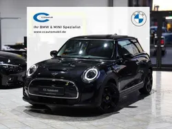 Schwarz Gebraucht 2023 Mini Cooper SE Classic Kleinwagen | 18.889 € (Guter Preis)