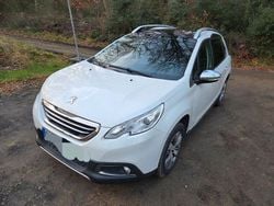Weiß Gebraucht 2013 Peugeot 2008 Allure SUV | 6.490 € (Guter Preis)