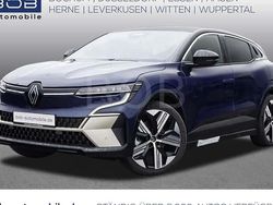 Blau Gebraucht 2024 Renault Mégane Iconic Limousine | 39.777 € (Teuer)