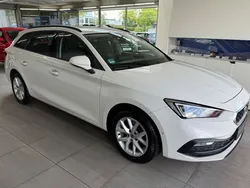 Weiß Gebraucht 2022 Seat Leon Beats Limousine | 17.490 € (Guter Preis)