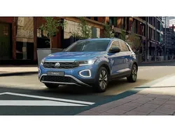 Blau Neu 2025 VW T-Roc Goal SUV | 42.030 € (Etwas zu teuer)