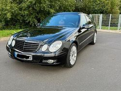 Schwarz Gebraucht 2007 Mercedes E280 Avantgarde Limousine | 13.000 €