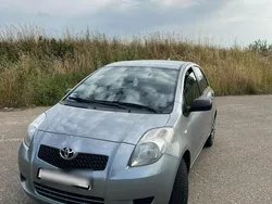 Silber Gebraucht 2007 Toyota Yaris Kleinwagen | 2.750 € (Fairer Preis)