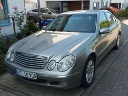 Grau Gebraucht 2003 Mercedes E200 Elegance Limousine | 4.100 € (Fairer Preis)