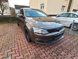Braun Gebraucht 2011 VW Jetta Limousine | 5.990 € (Fairer Preis)