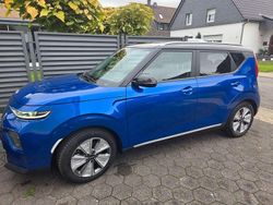 Blau Gebraucht 2022 Kia Soul EV Spirit SUV | 24.900 € (Fairer Preis)