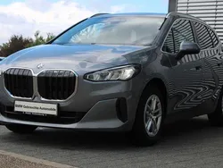 Grau Gebraucht 2023 BMW 218 Active Tourer Van / Kleinbus | 28.440 € (Superpreis)