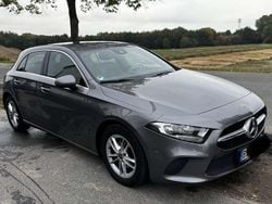 Grau Gebraucht 2019 Mercedes A180 Kleinwagen | 19.500 € (Fairer Preis)