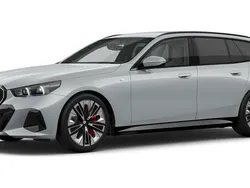 Grau Gebraucht 2024 BMW 540 Comfort Edition Kombi | 69.680 €