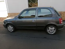 Silber Gebraucht 2002 Nissan Micra Kleinwagen | 1.550 €