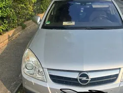 Silber Gebraucht 2005 Opel Signum Kombi | 900 € (Fairer Preis)