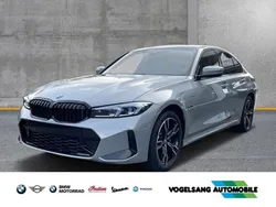 Grau Gebraucht 2024 BMW 320e M Sport Limousine | 44.490 € (Teuer)