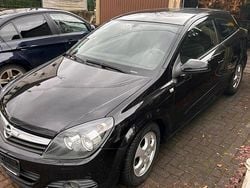 Schwarz Gebraucht 2006 Opel Astra GTC Coupé | 1.950 € (Fairer Preis)