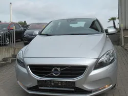 Silber Gebraucht 2013 Volvo V40 Kinetic Kombi | 9.890 € (Guter Preis)