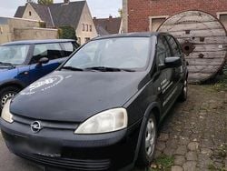Schwarz Gebraucht 2001 Opel Corsa Kleinwagen | 699 € (Guter Preis)