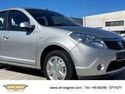 Grau Gebraucht 2009 Dacia Sandero Lauréate Kleinwagen | 1.899 € (Guter Preis)