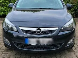 Schwarz Gebraucht 2012 Opel Astra Kombi | 3.850 € (Fairer Preis)