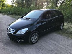 Schwarz Gebraucht 2011 Mercedes B200 Van / Kleinbus | 4.450 € (Fairer Preis)