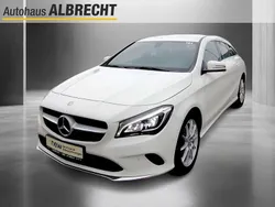 Weiß Gebraucht 2016 Mercedes CLA180 Urban Limousine | 18.990 € (Fairer Preis)