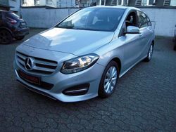 Polarsilber metalliclack Gebraucht 2017 Mercedes B180 Van / Kleinbus | 15.850 € (Fairer Preis)