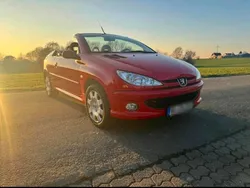 Rot Gebraucht 2003 Peugeot 206 CC Cabrio | 2.222 € (Fairer Preis)