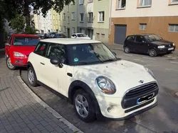Weiß Gebraucht 2015 Mini ONE Kleinwagen | 6.550 €