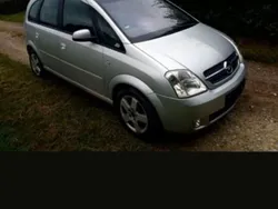 Grau Gebraucht 2004 Opel Meriva Van / Kleinbus | 1.500 € (Etwas zu teuer)
