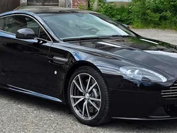 Schwarz Gebraucht 2016 Aston Martin V8 Vantage Coupé | 88.000 € (Fairer Preis)