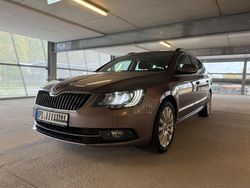 Braun Gebraucht 2013 Skoda Superb Limousine | 10.999 € (Fairer Preis)