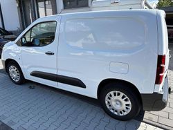 Weiß Gebraucht 2021 Opel Combo-e Life Van / Kleinbus | 20.800 € (Etwas zu teuer)