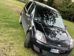 Schwarz Gebraucht 2008 Ford Fiesta Ghia Limousine | 2.400 € (Guter Preis)