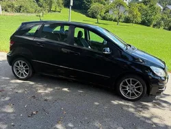 Schwarz Gebraucht 2011 Mercedes B180 Van / Kleinbus | 5.200 € (Guter Preis)
