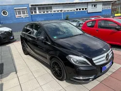 Nachtschwarz Gebraucht 2013 Mercedes B200 Van / Kleinbus | 7.390 € (Fairer Preis)