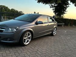 Grau Gebraucht 2006 Opel Astra GTC Coupé | 3.700 € (Teuer)