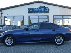 Blau Gebraucht 2021 BMW 316 Limousine | 25.990 € (Fairer Preis)