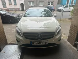 Weiß Gebraucht 2013 Mercedes A200 Limousine | 12.500 €