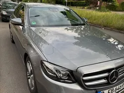 Grau Gebraucht 2020 Mercedes E220 Avantgarde Limousine | 34.900 € (Fairer Preis)