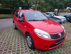 Rot Gebraucht 2009 Dacia Sandero Kleinwagen | 2.800 €