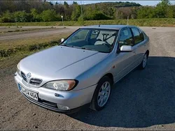 Grau Gebraucht 2002 Nissan Primera Limousine | 950 €