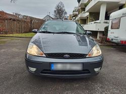 Grau Gebraucht 2002 Ford Focus Limousine | 999 € (Guter Preis)