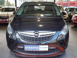 Schwarz Gebraucht 2016 Opel Zafira Tourer Selection Van / Kleinbus | 9.990 € (Fairer Preis)