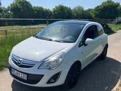 Weiß Gebraucht 2011 Opel Corsa Limousine | 3.299 € (Guter Preis)