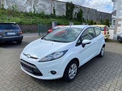 Weiß Gebraucht 2009 Ford Fiesta Trend Kleinwagen | 3.200 € (Fairer Preis)