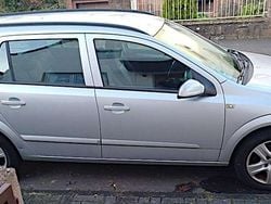 Silber Gebraucht 2009 Opel Astra Edition Kombi | 1.500 € (Superpreis)