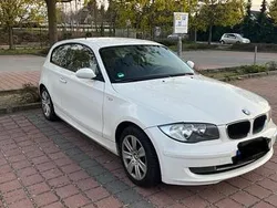 Weiß Gebraucht 2009 BMW 116 Kleinwagen | 4.000 €