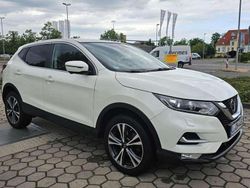 Weiß Gebraucht 2019 Nissan Qashqai N-Connecta SUV | 13.800 € (Fairer Preis)